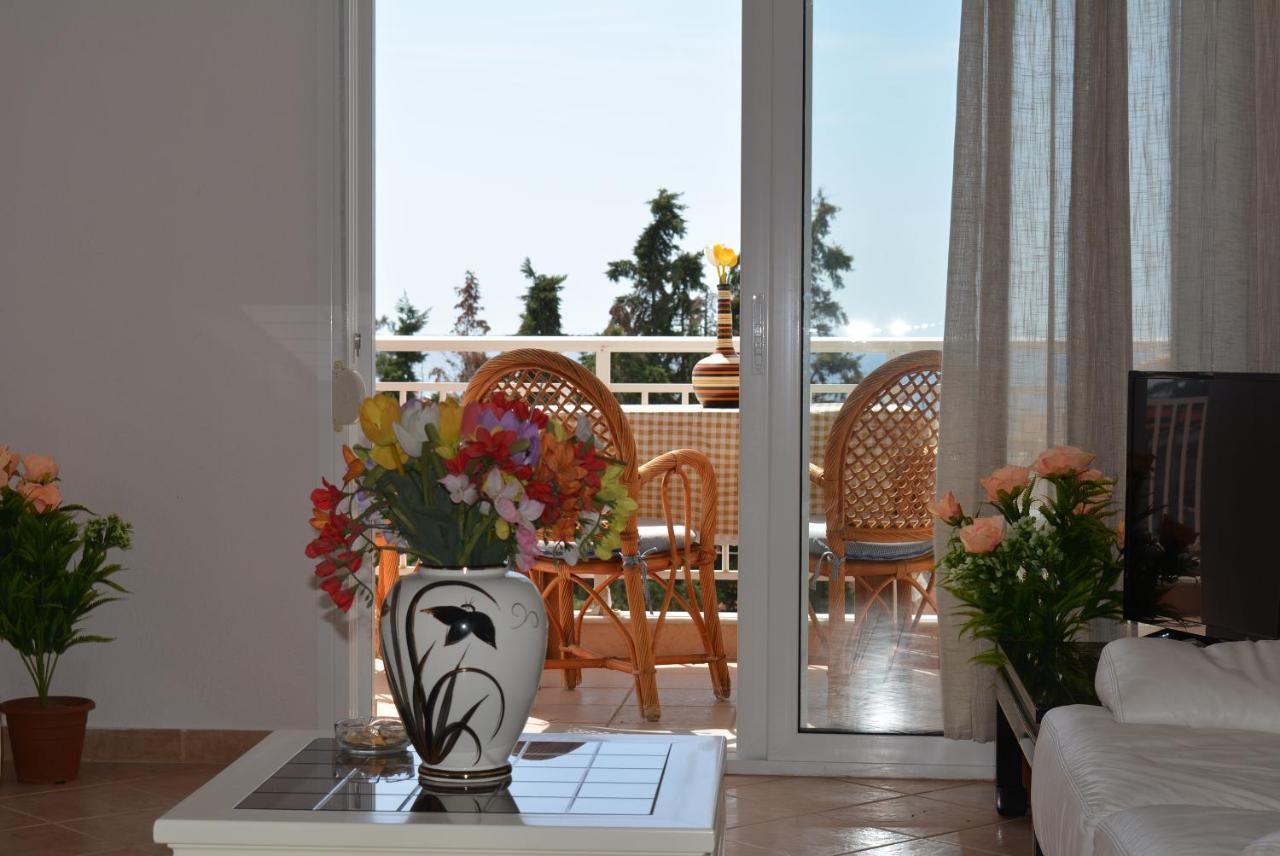 Panos Apartments Gerakini Exterior foto